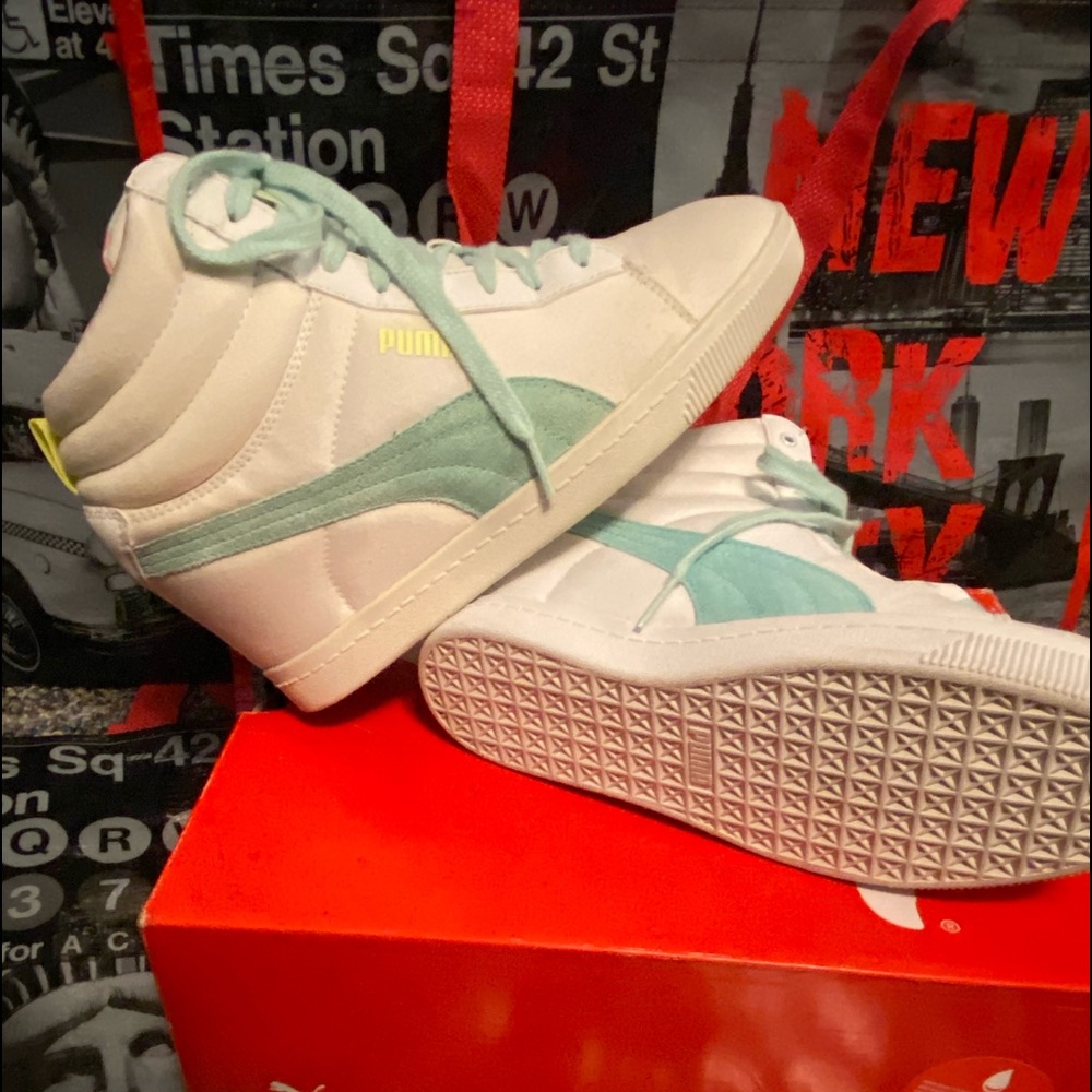 Puma  WEDGE HIGH TOPS canvas. Size 8.5